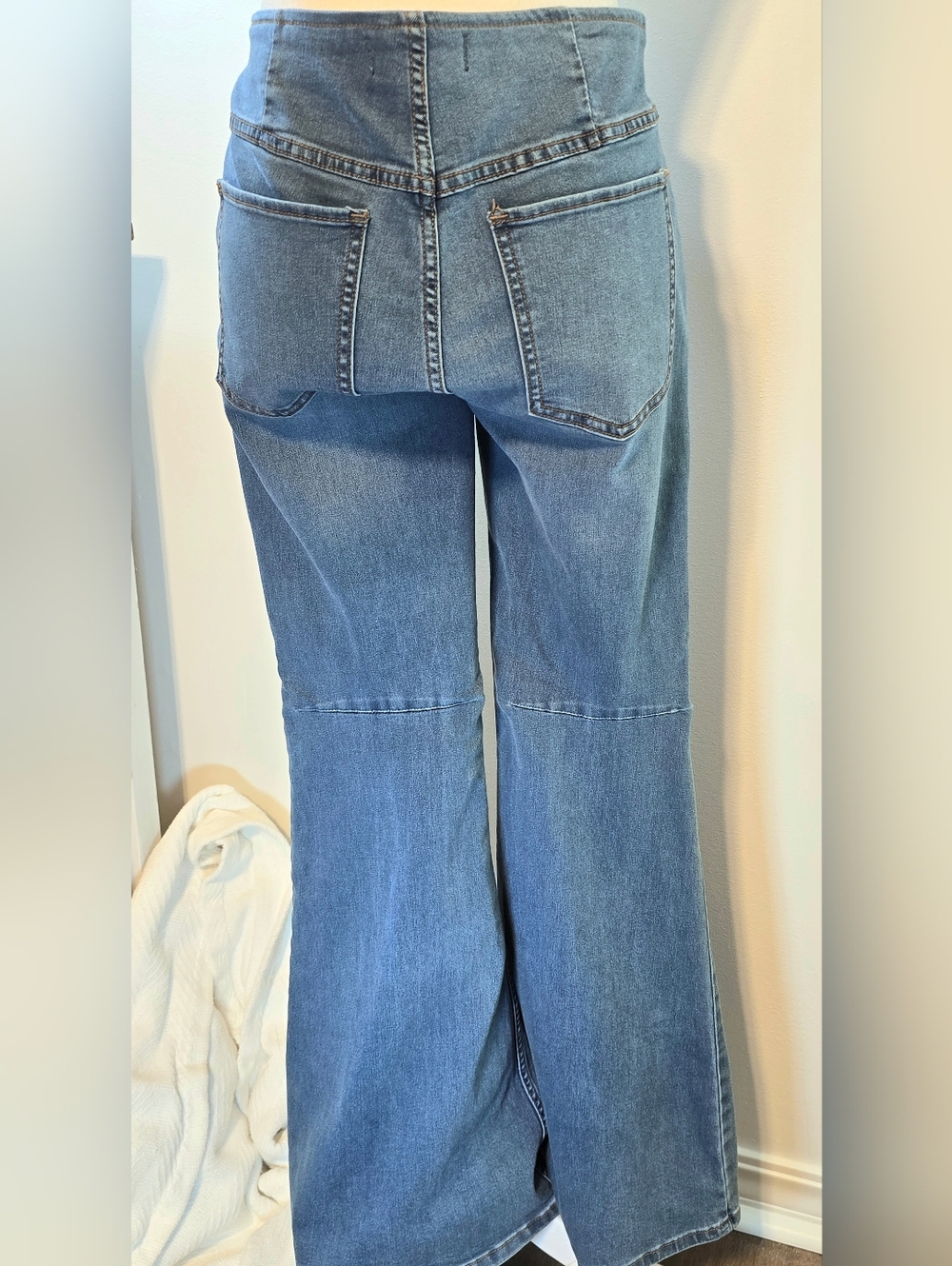 We The Free People Mid-Rise Penny Flare Stretch Denim Jeans Women's Size 28 - Picture 3 of 10